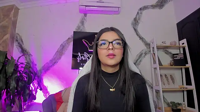 KarelyMitchel online show from February 22, 1:34 pm