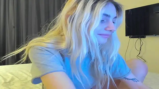 Lesyalisss online show from March 18, 10:15 pm