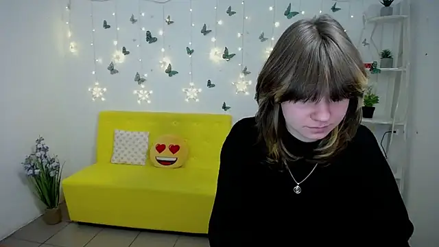 AnnaWest  online show from February 18, 8:46 am