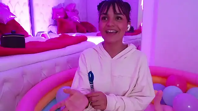 Kitty madness online show from March 6, 9:10 pm