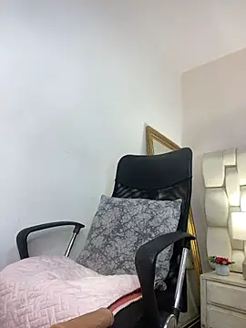 AnnieGirl  online show from March 1, 4:23 am