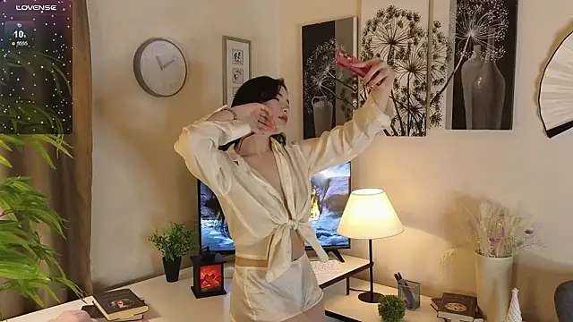 Noiry Vuvez online show from February 18, 6:07 pm