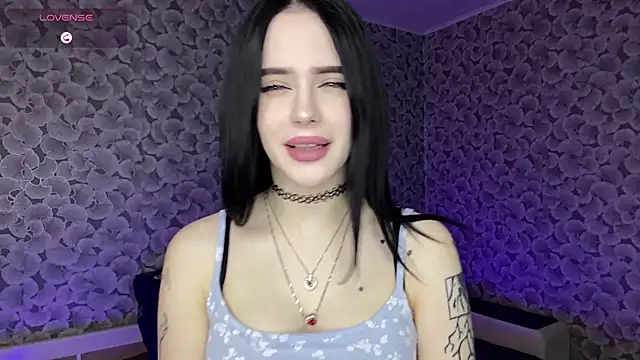 IeshaOsorio online show from March 16, 7:23 am