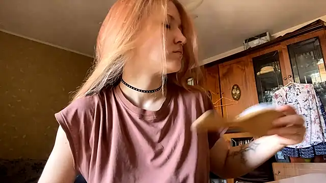 LaureenVielma online show from April 1, 8:26 am