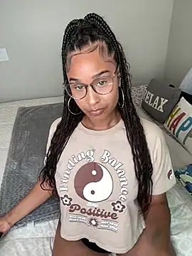 Jamalyce online show from March 5, 7:09 pm