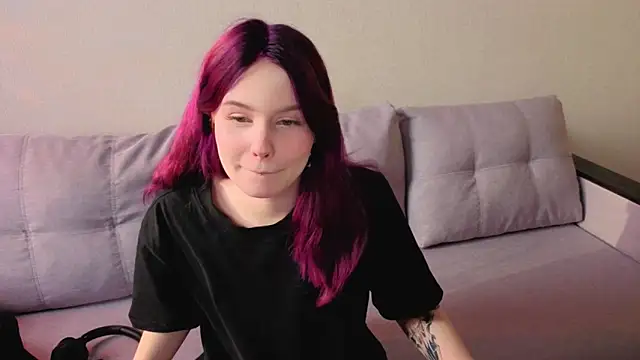 Julia Anis online show from March 29, 1:04 am