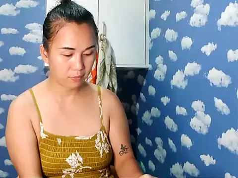 Kitty Bear02 online show from February 26, 1:10 pm