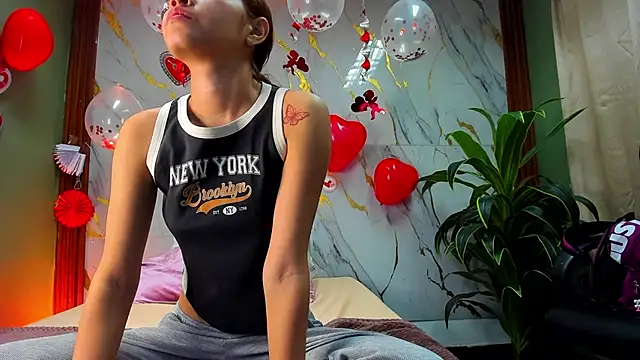 Amanda Rossi online show from February 15, 3:44 pm