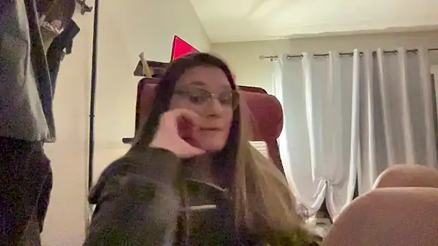 Ninafrisson online show from February 11, 10:11 pm