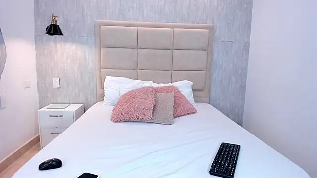 AriaaMoon  online show from February 19, 9:57 pm