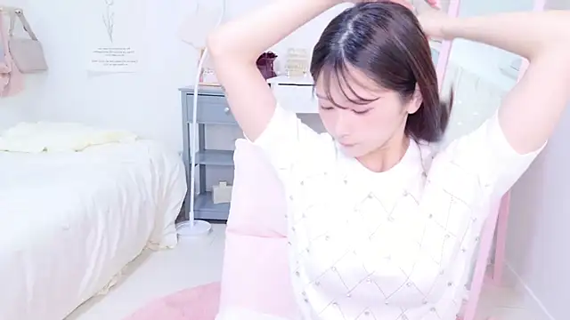  MIYUnya online show from April 17, 12:57 am