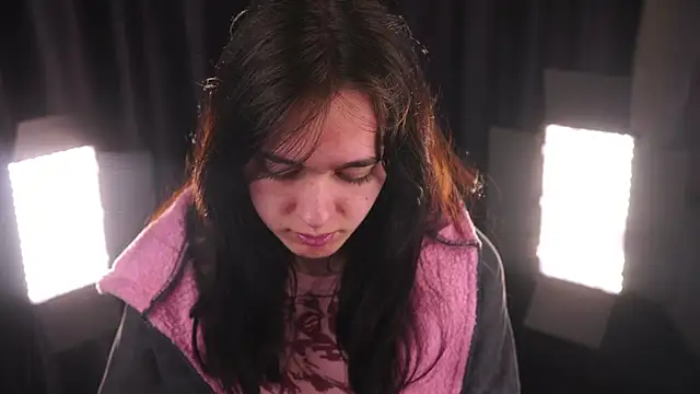 GinnyKittle online show from February 15, 7:02 pm