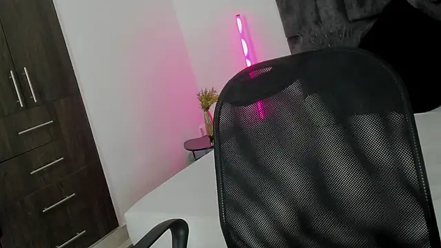 Malory Saenzz online show from February 24, 1:21 pm