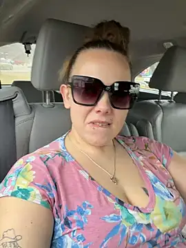 lickablelynn87 online show from February 19, 4:50 pm