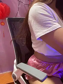 Mary 006 online show from May 6, 9:35 am
