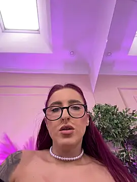 CrystalRedd online show from February 22, 6:58 am