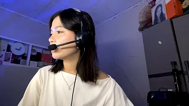 ConstancePorrini online show from February 5, 10:18 am