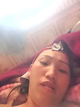 hot-luna- online show from April 6, 6:03 am