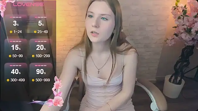 Caroline Desire  online show from April 15, 1:11 pm