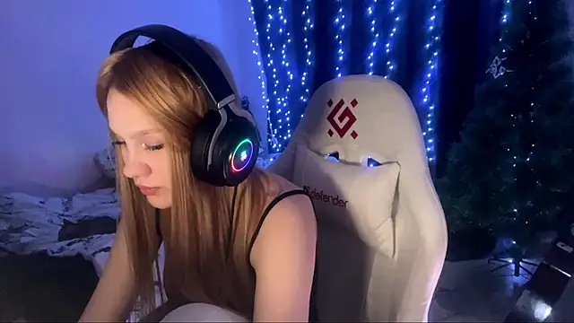 axin burnell online show from February 12, 6:53 pm