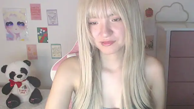 SweetSkyy  online show from March 8, 10:57 pm