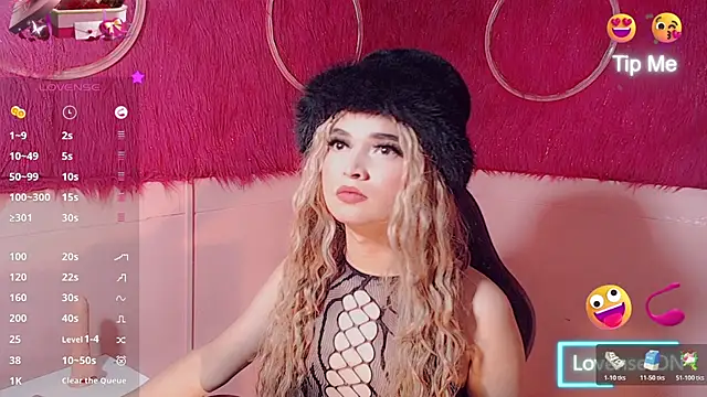 isabella vogue online show from February 17, 11:53 am