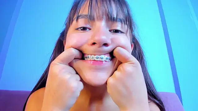 LiaJohnnson  online show from March 4, 7:26 am