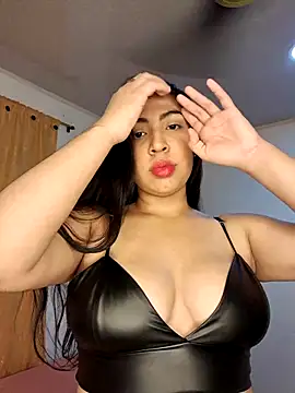 sweetlaura 29 online show from February 12, 4:58 am