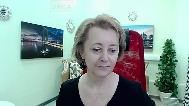 MONA W online show from April 13, 11:11 am