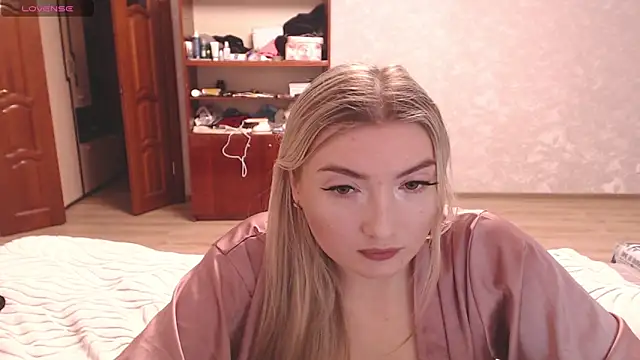 MiraRoy online show from February 9, 3:36 pm