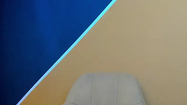 Vaiolletcooper online show from April 3, 4:16 pm