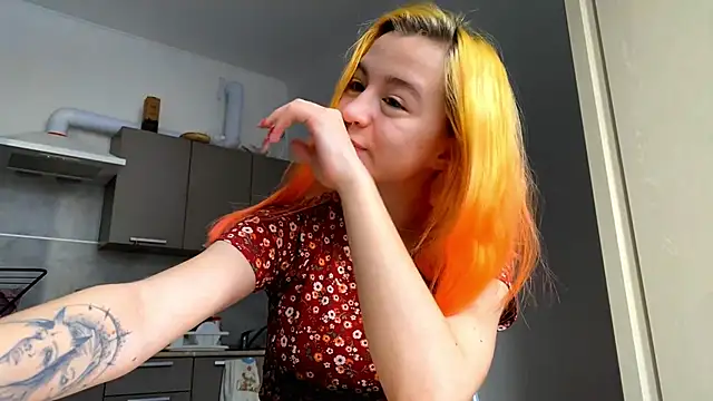 EmilyHein online show from February 24, 7:07 am