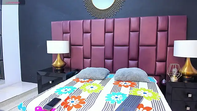 LauraRoot online show from March 2, 7:53 pm