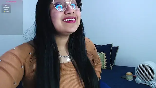 emily-rousee- online show from March 19, 2:49 am