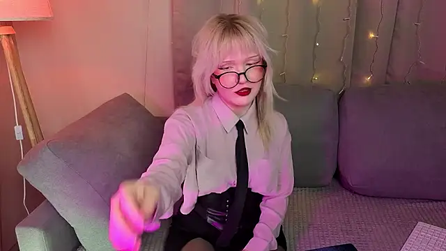 Mary Piersen online show from March 20, 9:09 pm