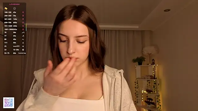 LeanneDinkle online show from March 27, 4:14 am