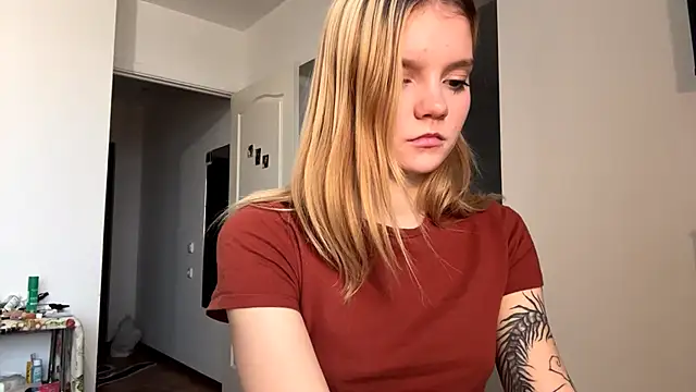 Tiffany Muse online show from February 3, 6:40 am