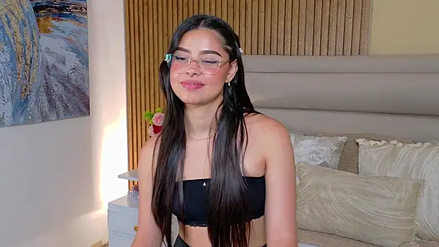 CristalMayson online show from May 6, 1:31 am