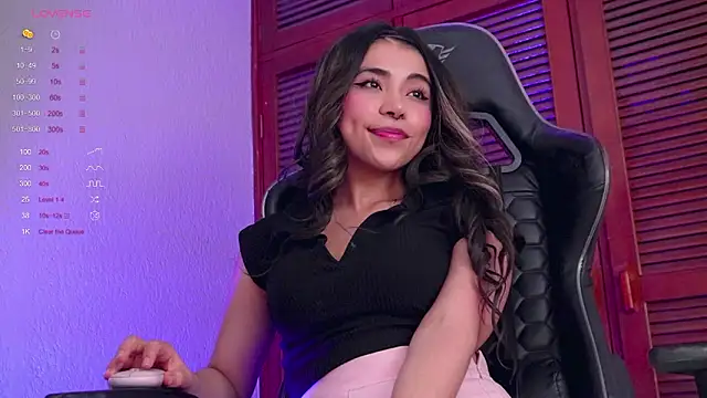 loveegirll1 online show from February 19, 8:14 am