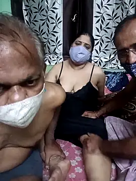 HoneyHush online show from February 28, 5:45 pm