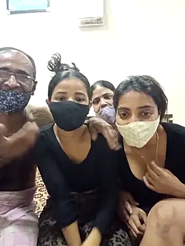 HoneyHush online show from April 25, 9:56 am