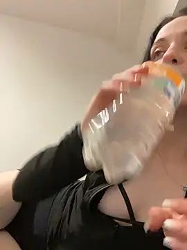 LeonieClaire online show from February 10, 10:13 pm