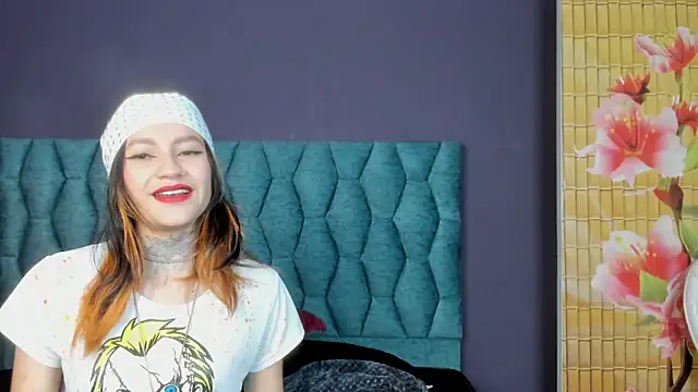 Lia tomson online show from April 9, 7:30 pm