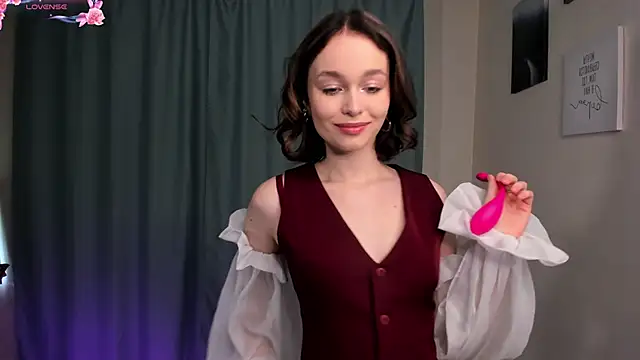 LillianPerry online show from February 14, 8:22 pm