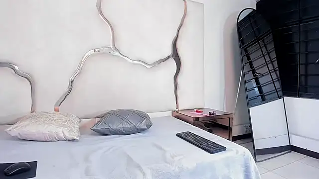 SexyAlyssax69 online show from March 1, 3:06 am