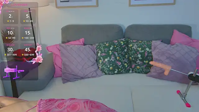 SinLuna  online show from March 7, 2:57 pm