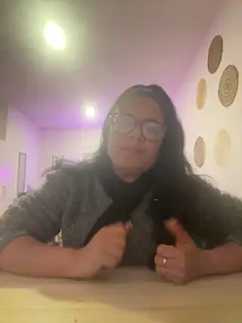 MelOnlyOf online show from February 12, 12:40 pm