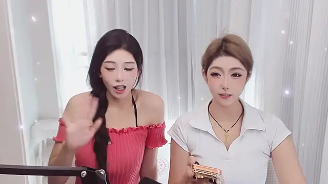 hotgirl0111 online show from June 4, 9:25 am