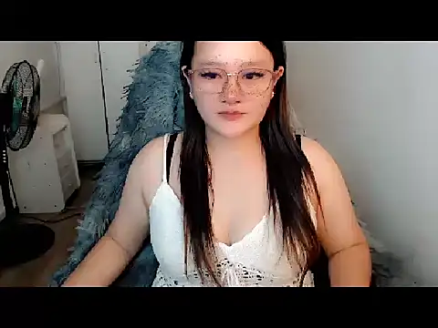 UrLovelyWetPussy online show from February 28, 11:53 am