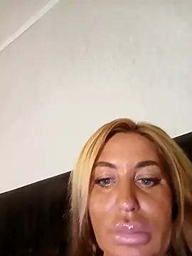 MiaMooly online show from September 10, 5:13 pm